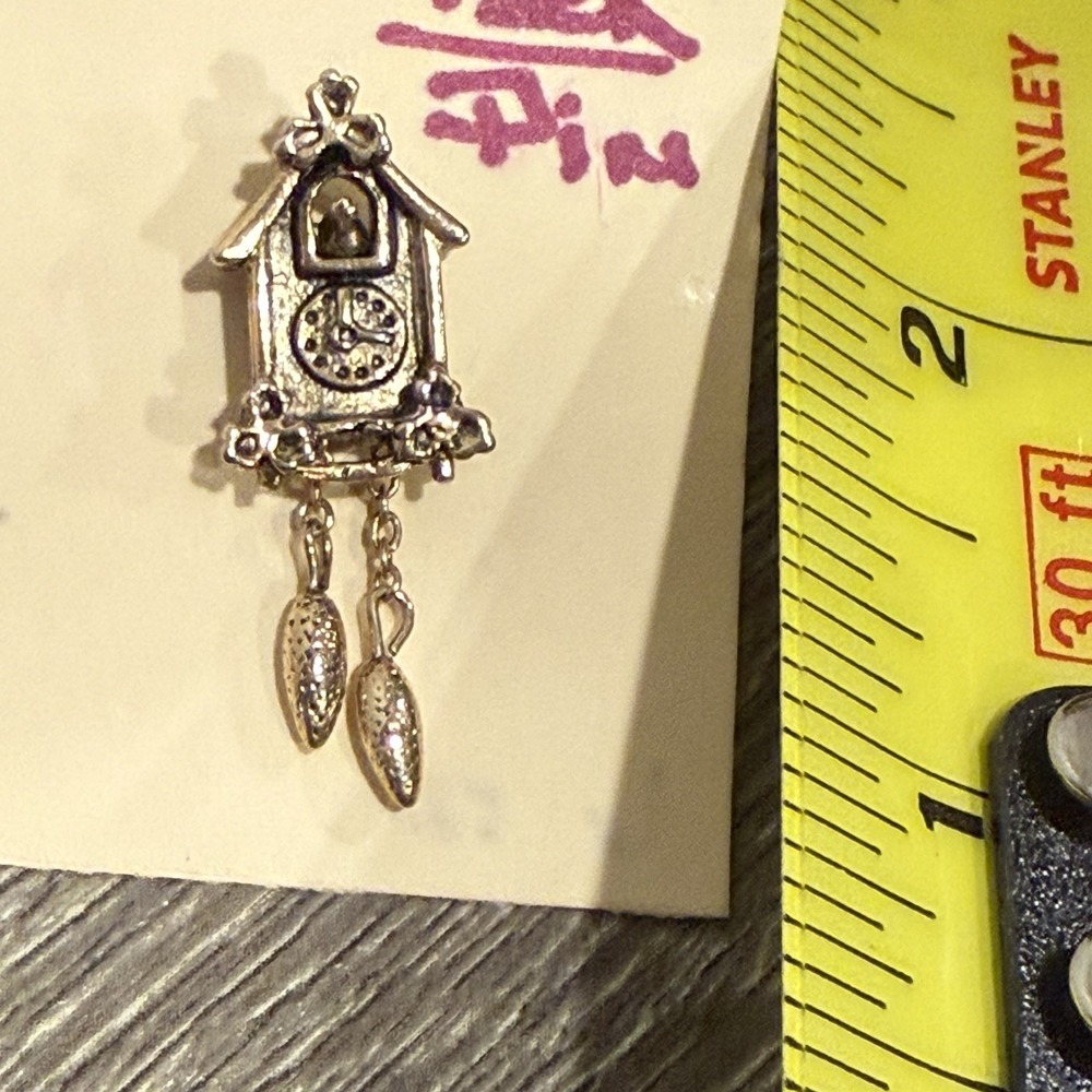 VTG Signed AVON Gold Tone CUCKOO CLOCK Pin Brooch - Picture 5 of 8